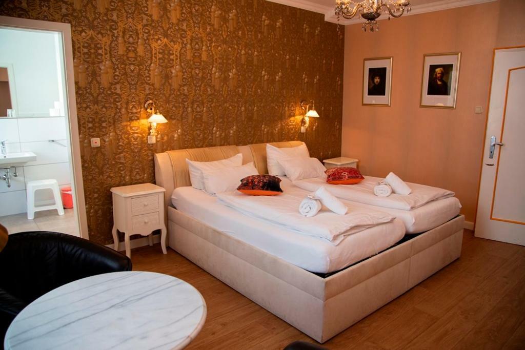 Hotel Zum Goldenen Stern Pruem Ngoại thất bức ảnh